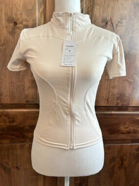 Gacaky Womens Cream Short Sleeve Full Zip Mock Neck Athletic Top Size S NWT